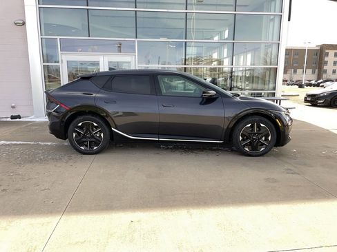 New 2025 Kia EV6 Wind image 4