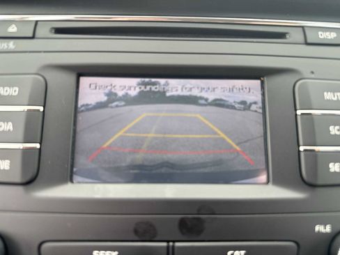 Used 2016 Kia Sedona LX w/ LX Essentials Premium Package FWD image 15