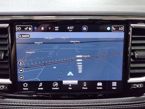Used 2023 Chrysler Pacifica Limited w/ Uconnect Theater Family Group FWD image 38