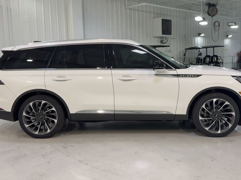 New 2025 Lincoln Aviator Reserve w/ Illumination Package image 2