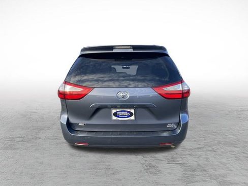 Used 2016 Toyota Sienna XLE image 6