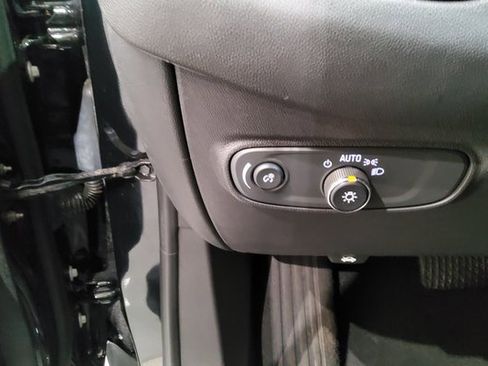 Used 2023 Chevrolet Equinox LT image 26