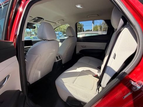 Used 2025 Hyundai Tucson SEL FWD image 6