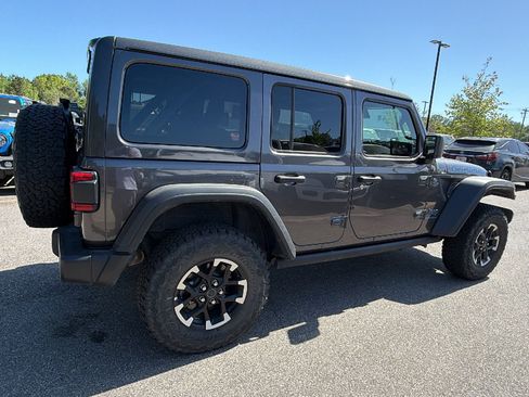 Used 2025 Jeep Wrangler Unlimited Rubicon 4xe w/ Convenience Group AWD/4WD image 8