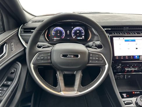 New 2025 Jeep Grand Cherokee L Limited w/ Luxury Tech Group II AWD/4WD image 14