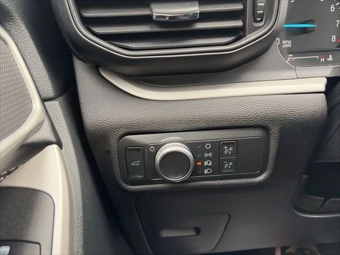Used 2022 Ford Explorer XLT AWD/4WD image 18