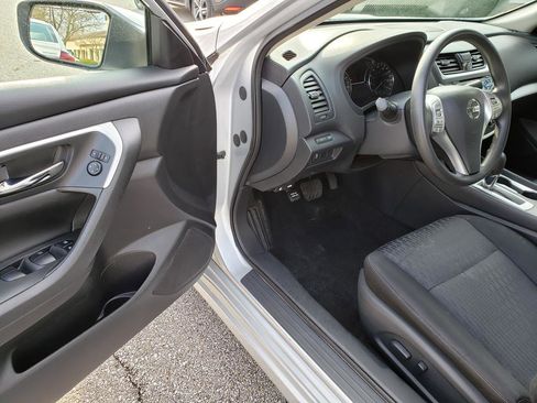 Used 2017 Nissan Altima 2.5 S w/ Power Driver Seat Package image 8
