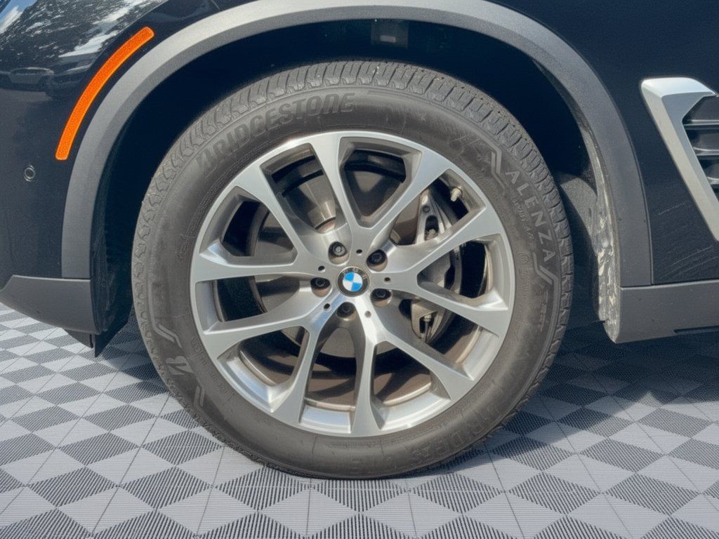 Used 2025 BMW X5 xDrive40i w/ Premium Package AWD/4WD image 13
