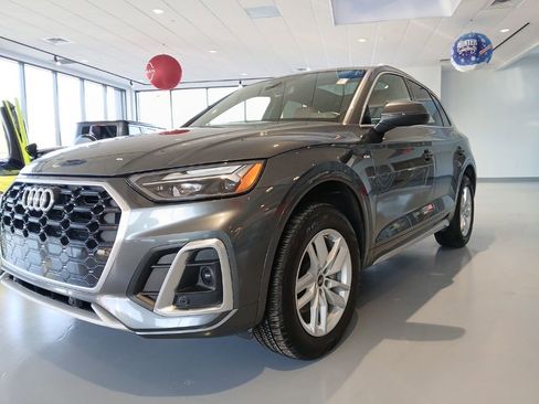 Used 2022 Audi Q5 2.0T Premium w/ Convenience Package image 1