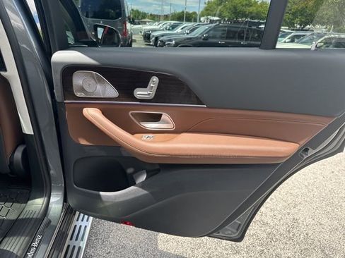 New 2026 Mercedes-Benz GLS 450 4MATIC image 37