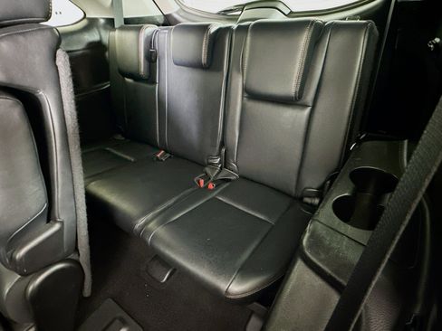 Used 2017 Toyota Highlander XLE image 29