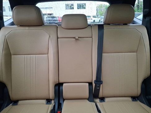 Certified 2024 Volkswagen Tiguan SE R-Line AWD/4WD image 19