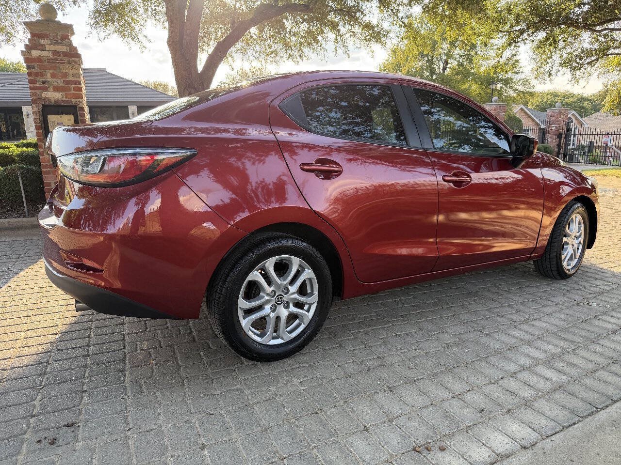 Used 2016 Scion iA FWD image 3
