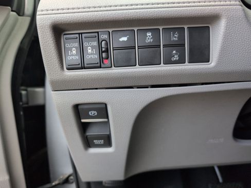 Used 2018 Honda Odyssey EX-L image 23