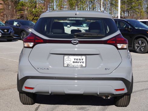 Used 2024 Nissan Kicks SV FWD image 5