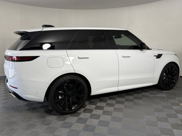 New 2026 Land Rover Range Rover Sport Dynamic SE AWD/4WD image 8