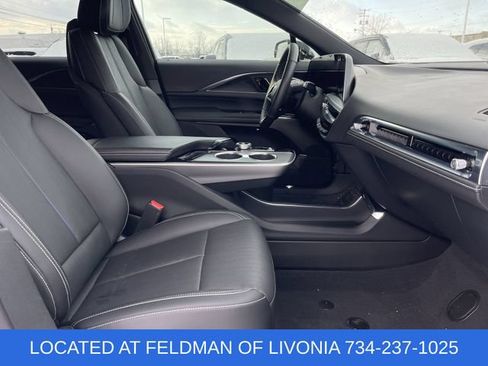 Used 2024 Cadillac Lyriq Luxury w/ LPO, Floor Liner Package AWD/4WD image 27