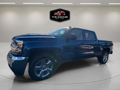 Used 2017 Chevrolet Silverado 1500 LT w/ LT Convenience Package image 3