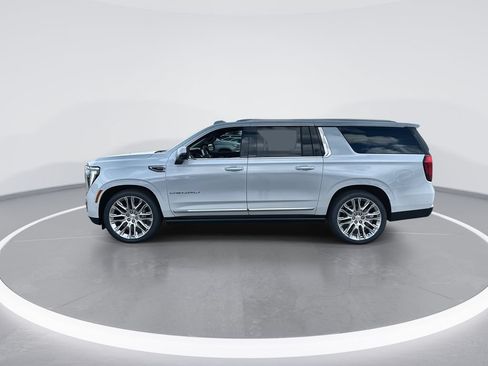 New 2026 GMC Yukon XL Denali w/ Denali Reserve Package AWD/4WD image 5