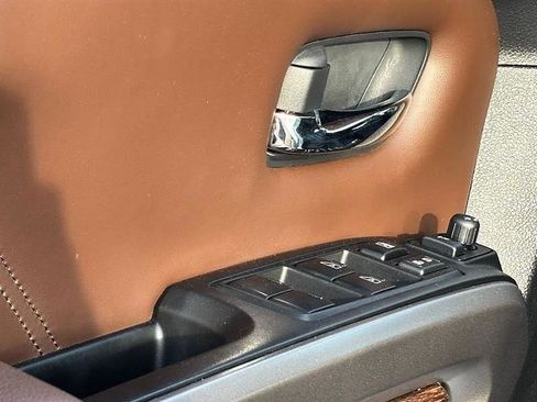 Used 2024 Nissan Titan Platinum Reserve w/ Moonroof Package image 13