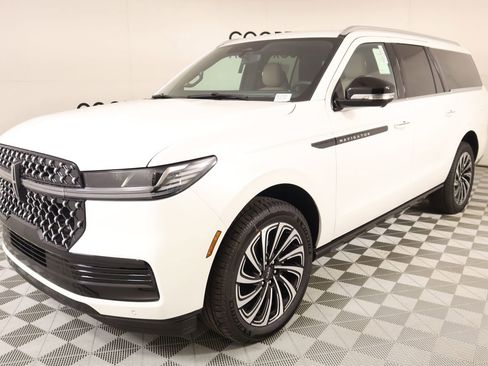 New 2026 Lincoln Navigator L Black Label AWD/4WD image 10
