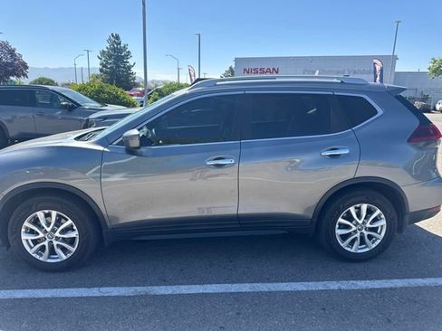 Used 2020 Nissan Rogue S w/ Special Edition Package FWD image 6