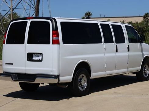 Used 2017 Chevrolet Express 3500 LT w/ LT Preferred Equipment Group image 8