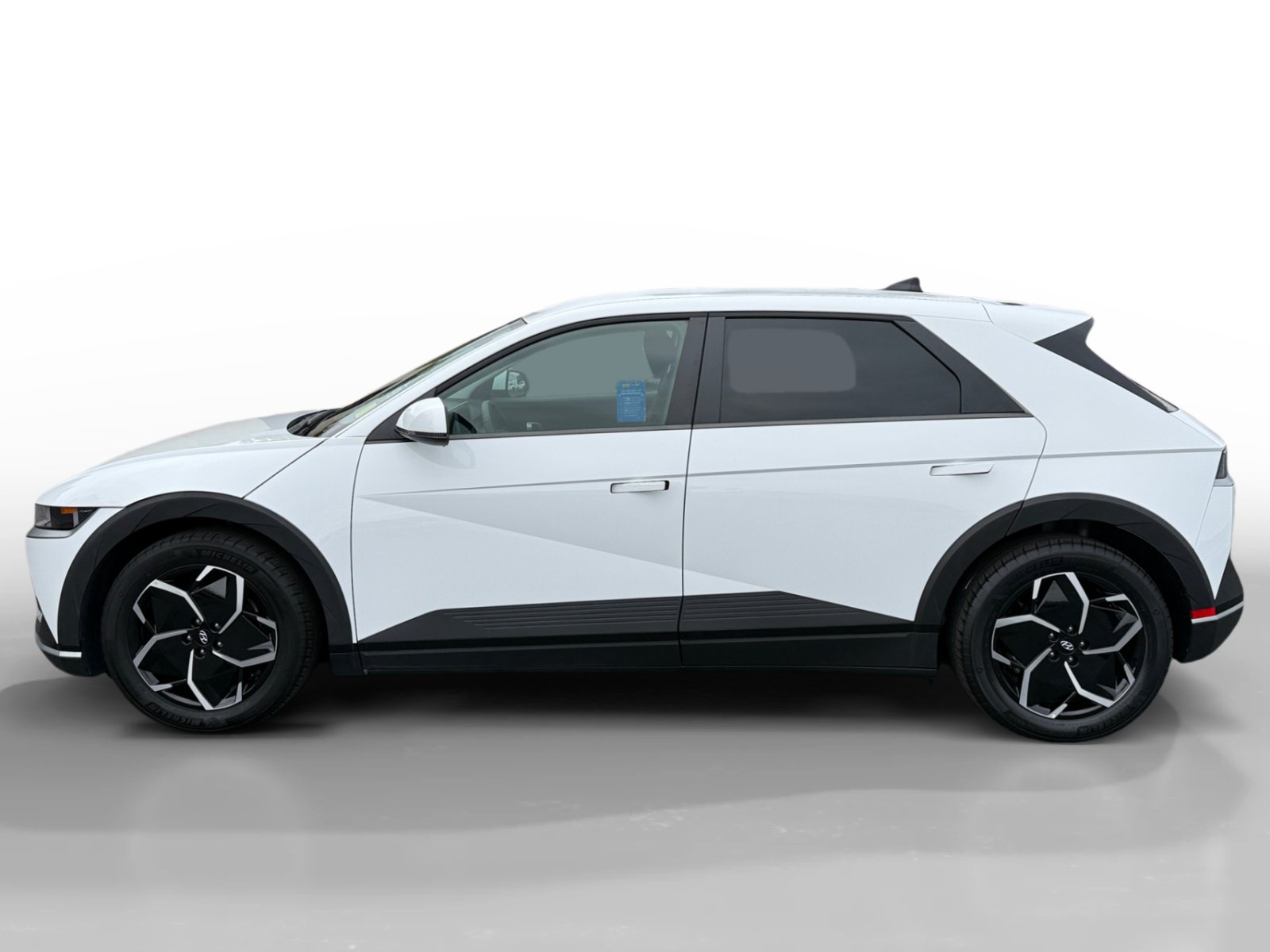 Used 2024 Hyundai Ioniq 5 SEL RWD image 2