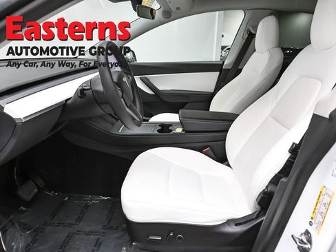 Used 2022 Tesla Model Y Long Range image 14