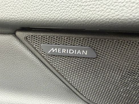 Used 2018 Jaguar XF S image 35