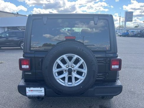 Used 2023 Jeep Wrangler Sport S image 5