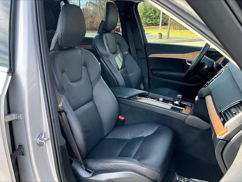 Certified 2024 Volvo XC90 B6 Plus w/ Protection Package Premier image 7