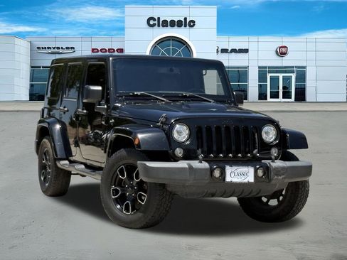 Used 2018 Jeep Wrangler Unlimited Sahara AWD/4WD image 1