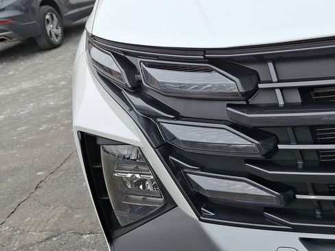 Used 2025 Hyundai Tucson SE image 9