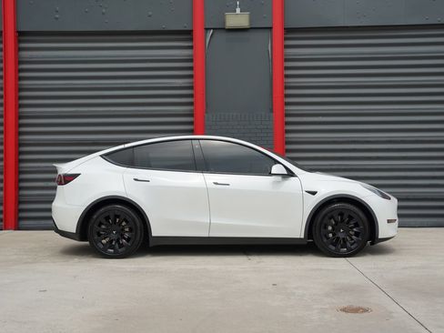 Used 2020 Tesla Model Y Long Range AWD/4WD image 4