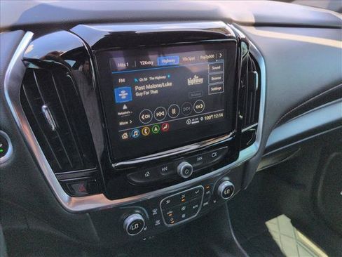 Used 2024 Chevrolet Traverse RS FWD image 21