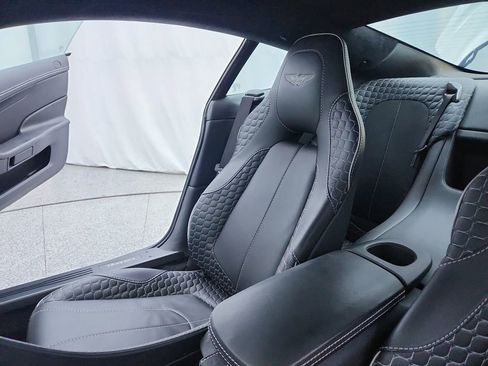 Used 2015 Aston Martin Vanquish Coupe image 65