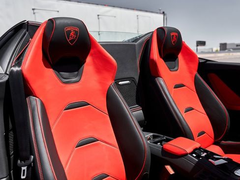 Used 2024 Lamborghini Huracan EVO AWD/4WD image 39