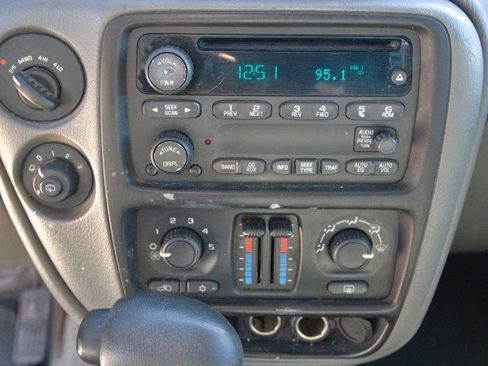 Used 2004 Chevrolet TrailBlazer LS w/ LS Preferred Equipment Group image 18