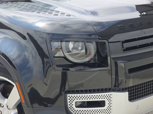 Used 2022 Land Rover Defender 110 SE AWD/4WD image 33