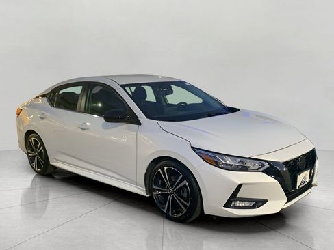Used 2022 Nissan Sentra SR w/ Electronics Package image 1