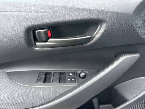 Used 2025 Toyota Corolla LE image 21