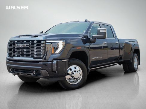 Used 2024 GMC Sierra 3500 Denali Ultimate AWD/4WD image 1