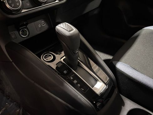 Used 2025 Nissan Versa SV image 39