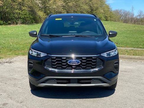 Used 2025 Ford Escape ST-Line image 2