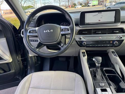 Certified 2022 Kia Telluride EX w/ EX Premium Package image 12