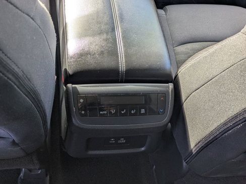 Used 2024 Nissan Pathfinder SV image 17