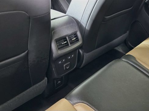 Used 2023 Chevrolet Equinox Premier AWD/4WD image 27