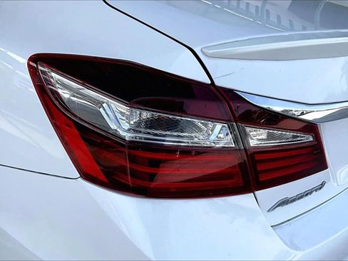 Used 2016 Honda Accord EX image 20