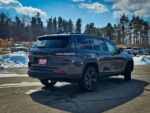 New 2026 Jeep Grand Cherokee L Limited w/ Limited Altitude Package AWD/4WD image 3